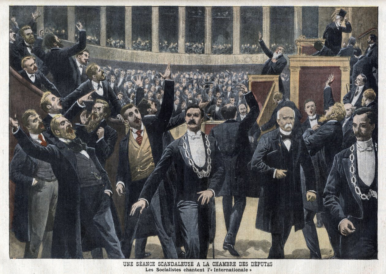 Socialister synger Internationalen i Deputeretkammeret i Frankrig midt under en session i nærværelse af Georges Clemenceau (1841-1929) - "Le Petit Journal", maj 1909 (gravering) af French School