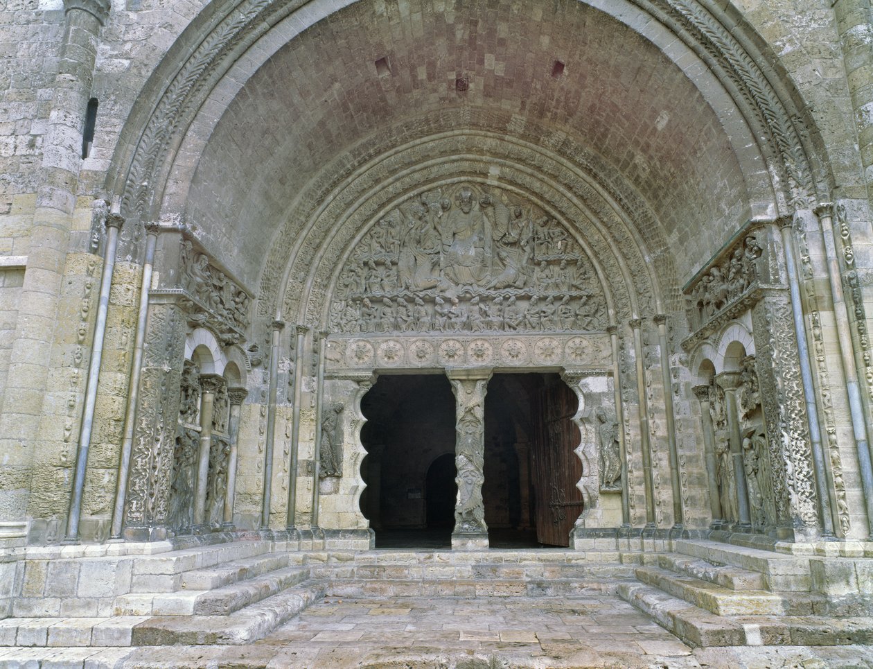 Sydportal, bygget c.1115 af French School