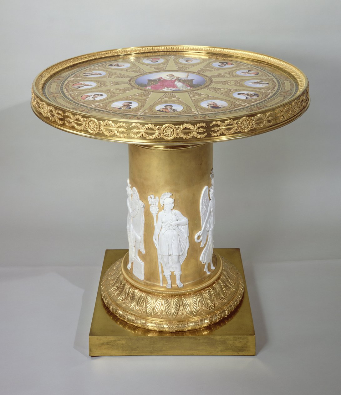 Austerlitz-bordet, indlagt med Sevres-plader til minde om Napoleons sejr ved Austerlitz, 1808-10 (guld og porcelæn) (se også 150427) af French School