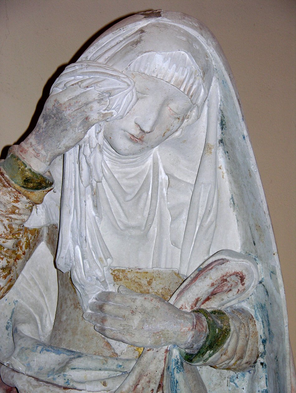 Gravmælet, detalje af en kvindelig helgen af French School