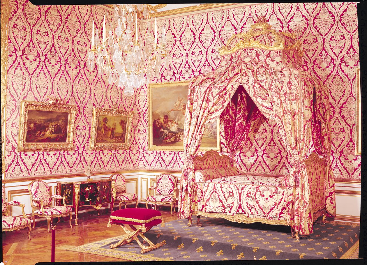 Dauphinens soveværelse med Madame de Serans seng, Louis XV-stil, 1729-74 af French School