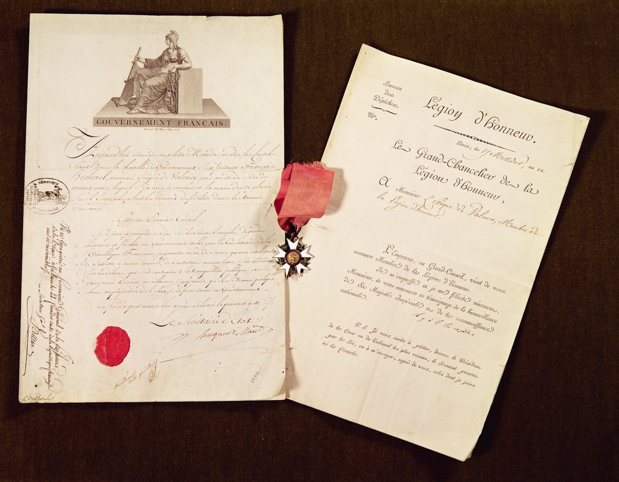 Dokumenterne og medaljen fra Francois Becherels udnævnelse til ridder af Æreslegionen den 17. juli 1802 (blandede medier) af French School