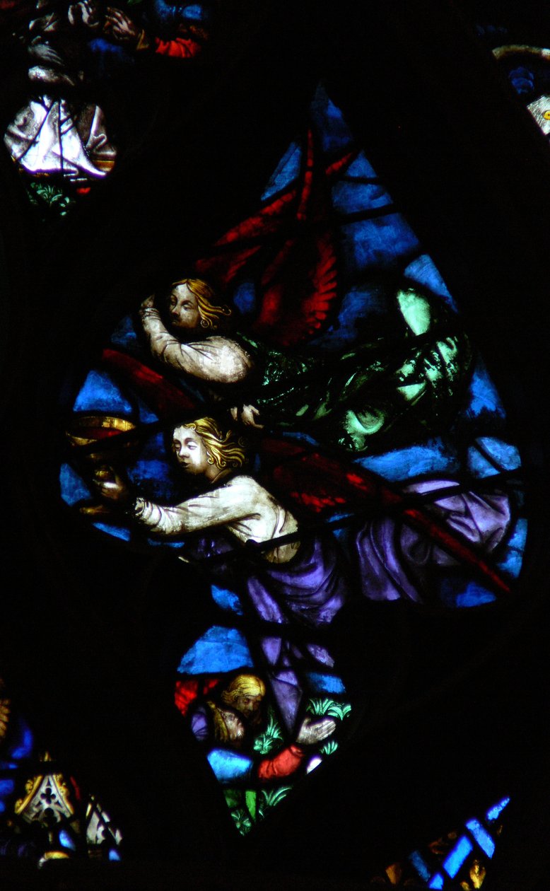 Vinduet med vestrosen viser en scene fra Åbenbaringens Bog: To engle, den ene meddeler, at Babylon er faldet, den anden bærer Guds vredes vin (14:8-11). af French School
