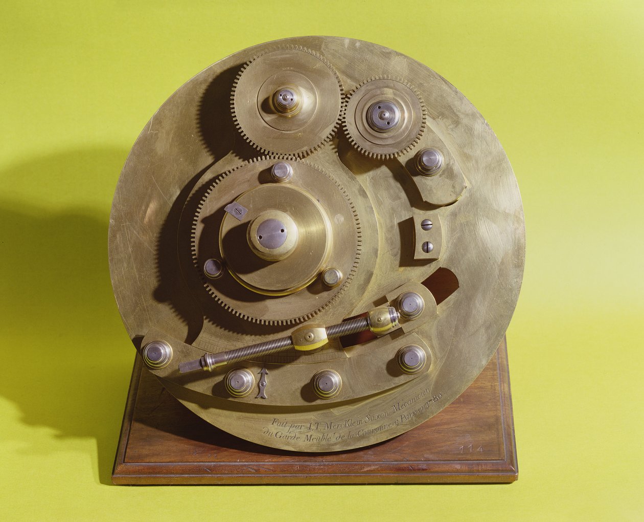 Tour a Guilloche, tilhørende Louis XVI (1754-93), lavet af I.T. Mercklein Saxon fra Garde-Meuble de la Couronne, Paris, 1780 (metal monteret på træ) af French School