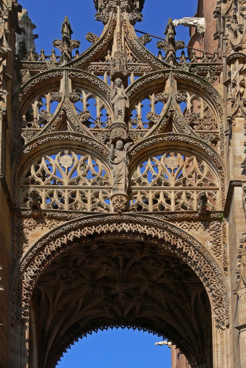 Tracery over syddøren af French School
