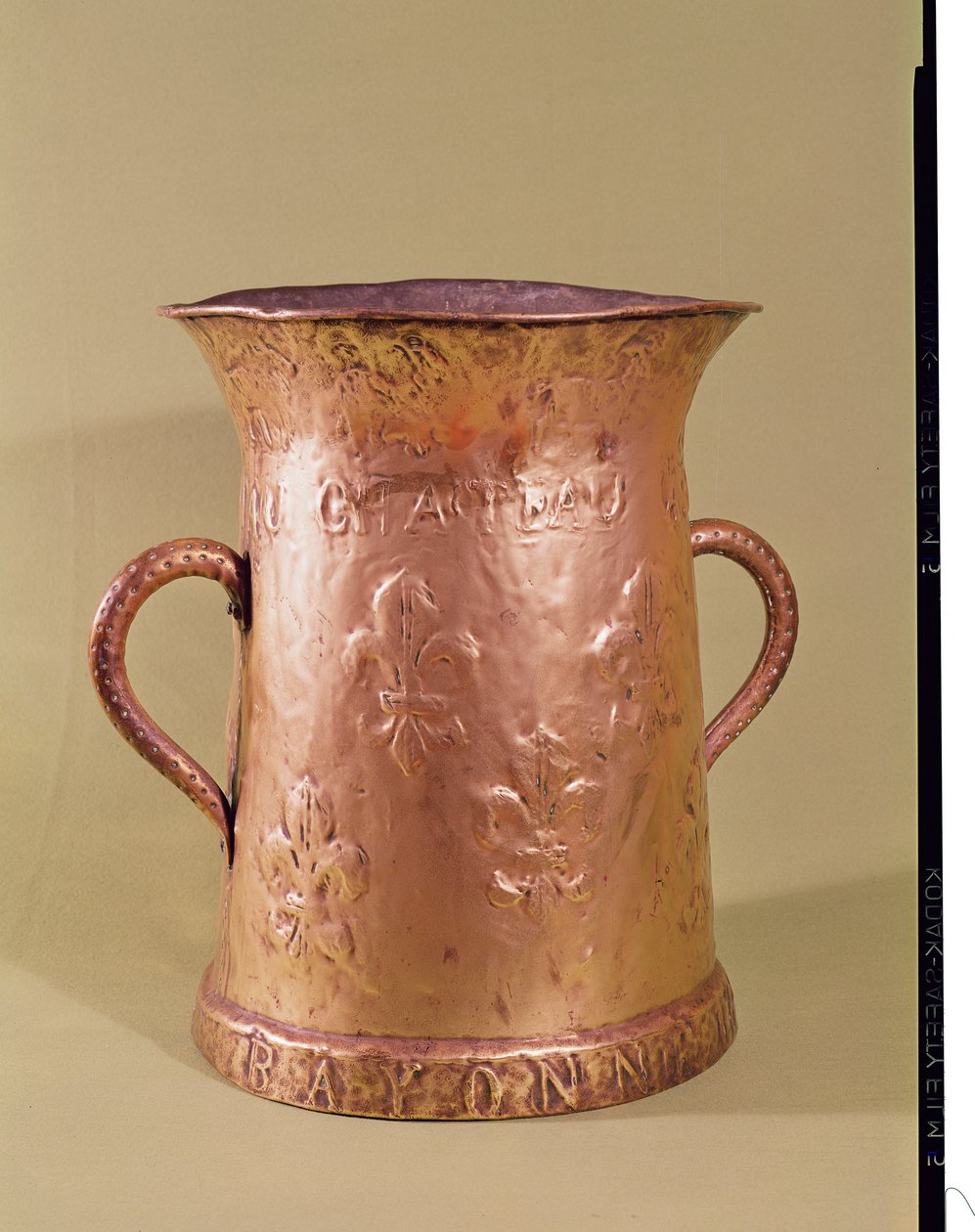 Vase, fra Bayonne af French School