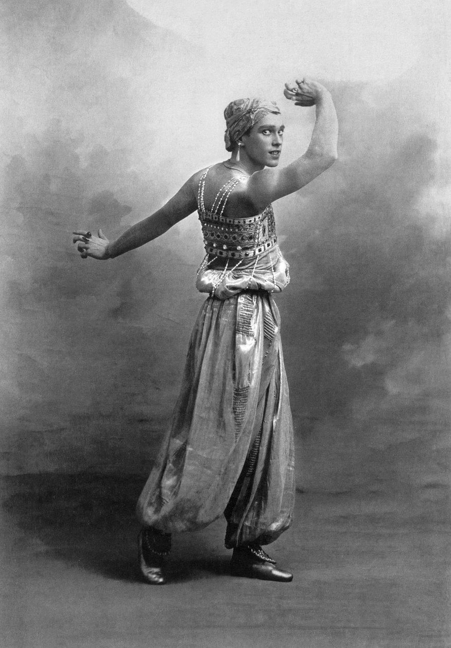 Vaslav Nijinsky (1890-1950) russisk danser af polsk oprindelse her i balletten Sheherazade af French School