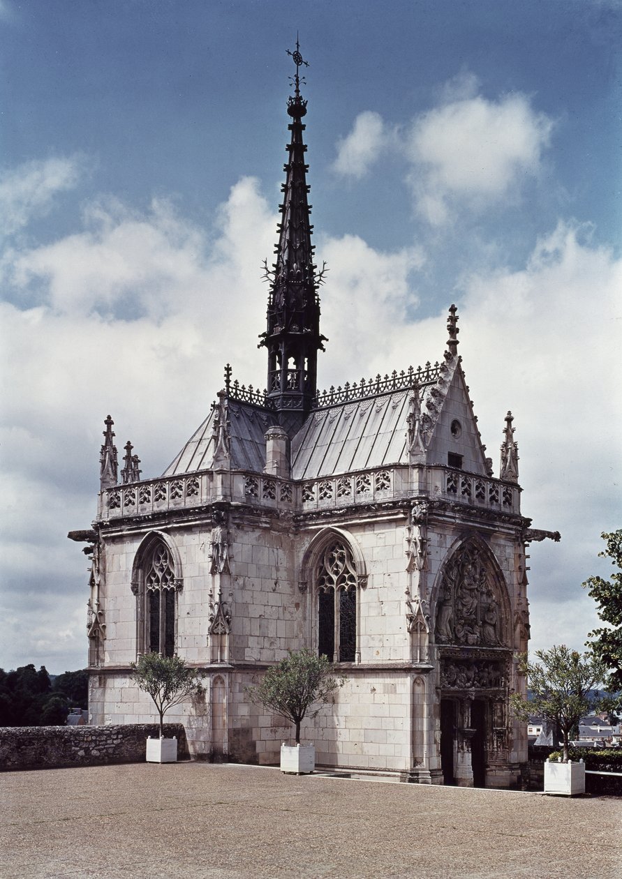 Udsigt over Chapelle Saint-Hubert i Chateau Amboise, færdig i 1493 af French School