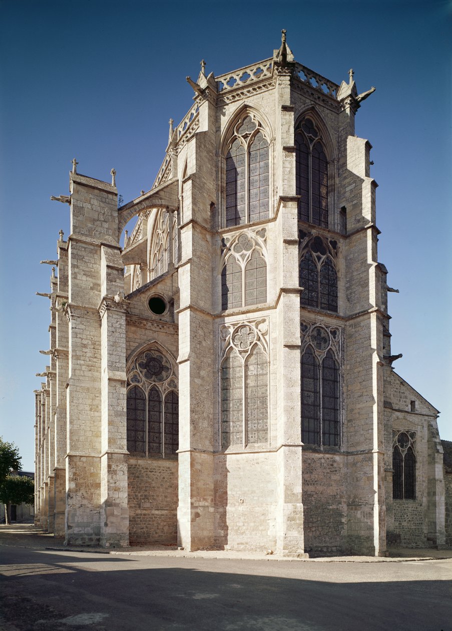 Udsigt over kirkens chevet, bygget 1260-1320 af French School