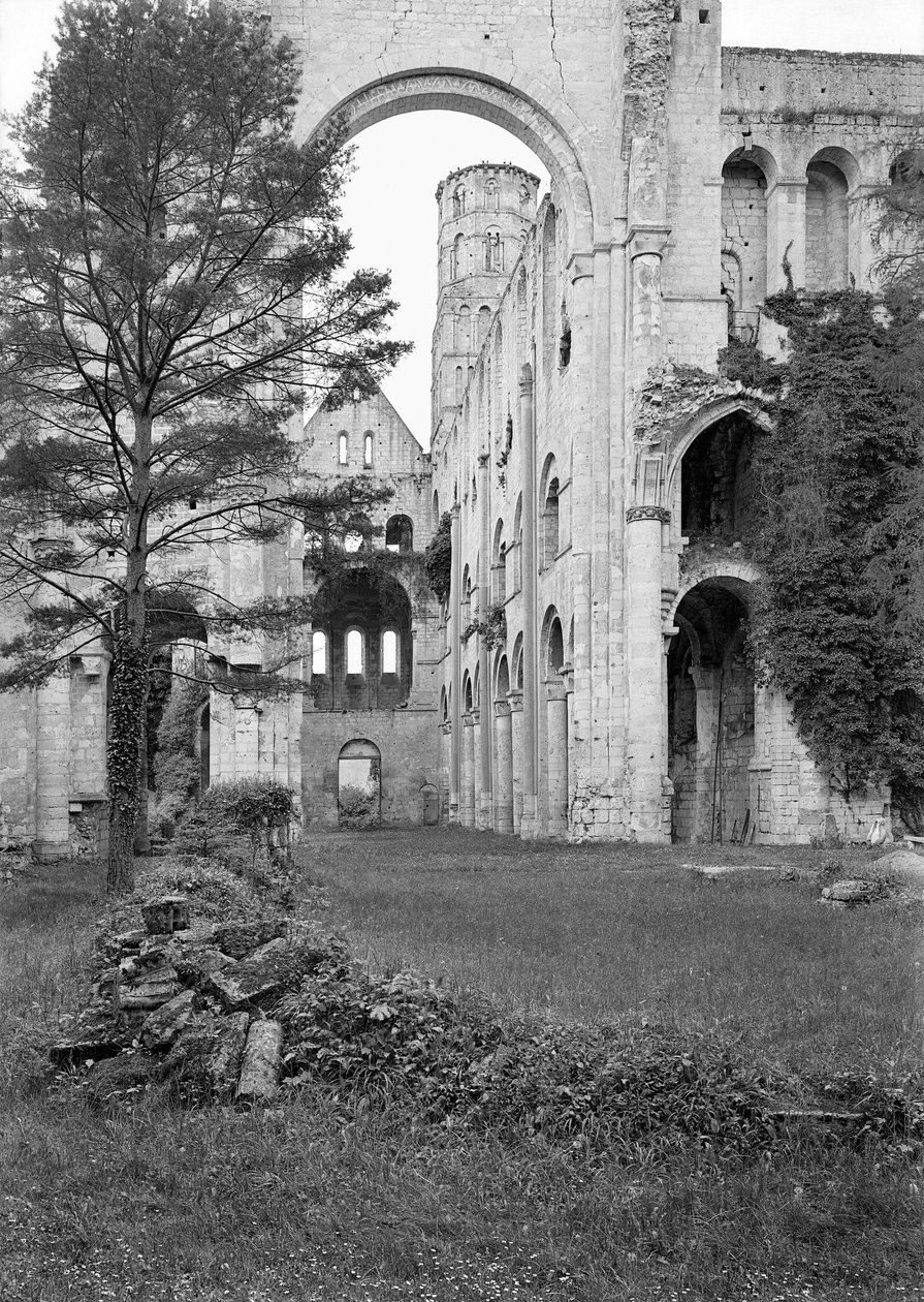 Udsigt over kirkens indre, c.1052-67 af French School
