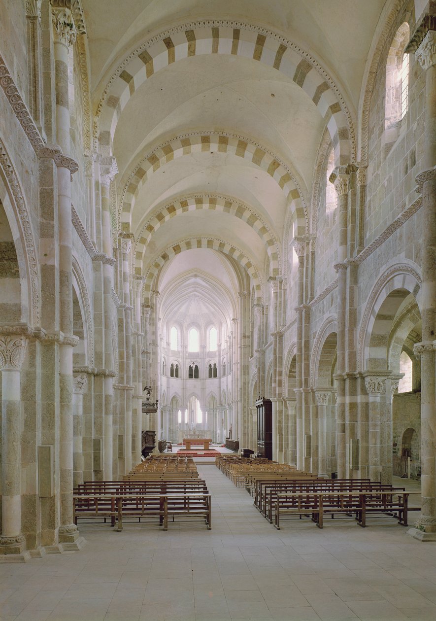 Udsigt over skibets indre, c.1120-50 af French School