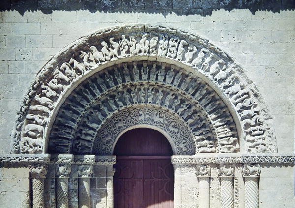 Udsigt over portalen til det sydlige tværskib, 1150-75 af French School