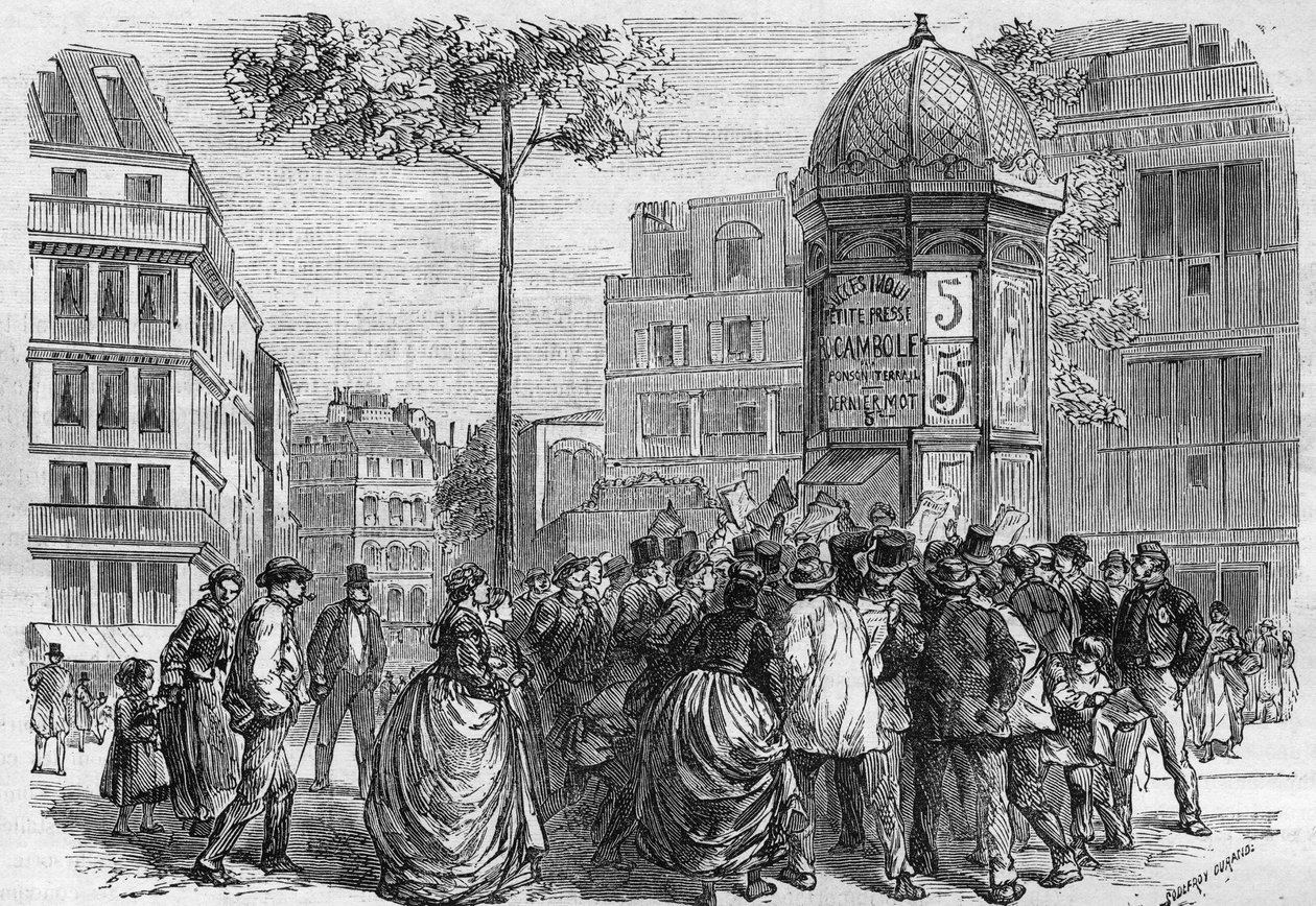Udsigt over boulevarden Pigalle i Paris, hvor folkemængden myldrer omkring en aviskiosk under salget af ""La Petite Presse"" af French School
