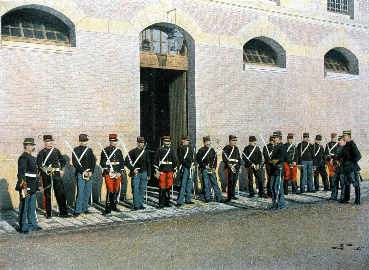 Vandreklasser: de nyligt optagne republikanske vagter er underofficerer; de genoptager deres klasser til fods under ledelse af en løjtnant - i "Album militaire" - Legion de la Garde af French School