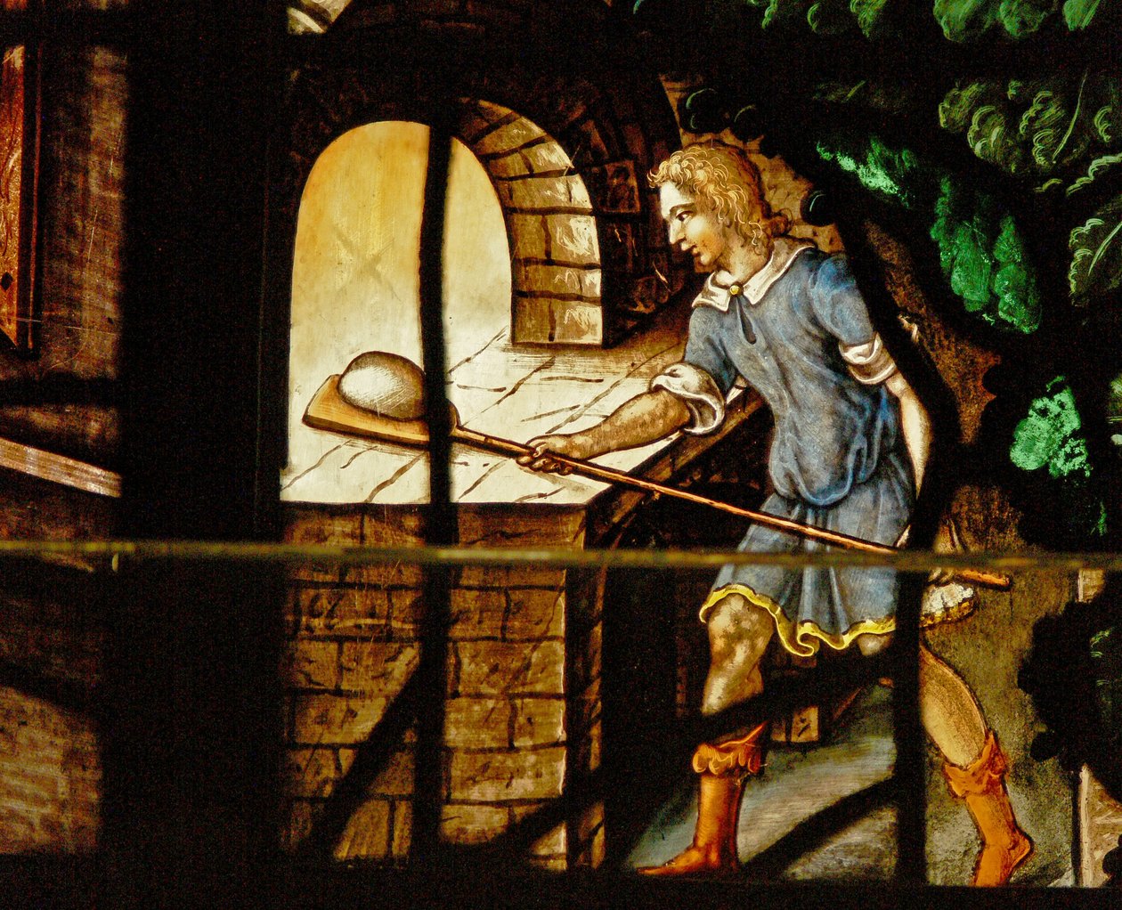 Window Charnier-13, der viser bagerne på arbejde og en scene fra Abraham, der bliver besøgt af 3 engle af French School