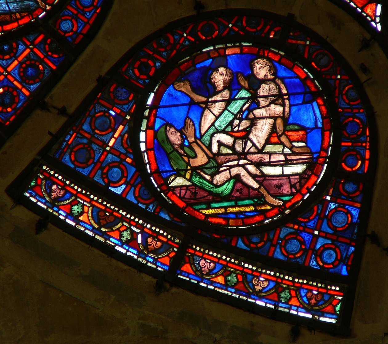 Window Ww skildrer en scene fra den sidste dom: sjæle rejser sig ved lyden af trompeten af French School