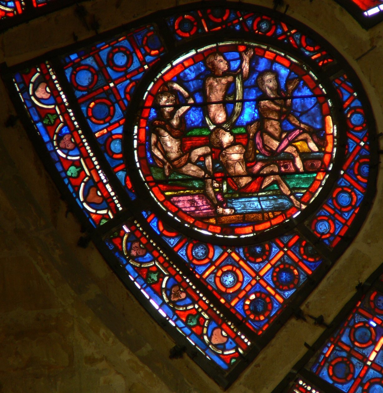 Window Ww skildrer en scene fra den sidste dom: sjæle rejser sig ved lyden af trompeten af French School