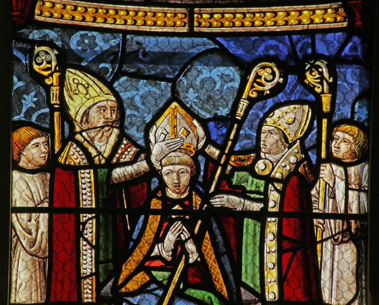 Vindue, der viser Sankt Nikolas, der bliver biskop af Myra (farvet glas) af French School