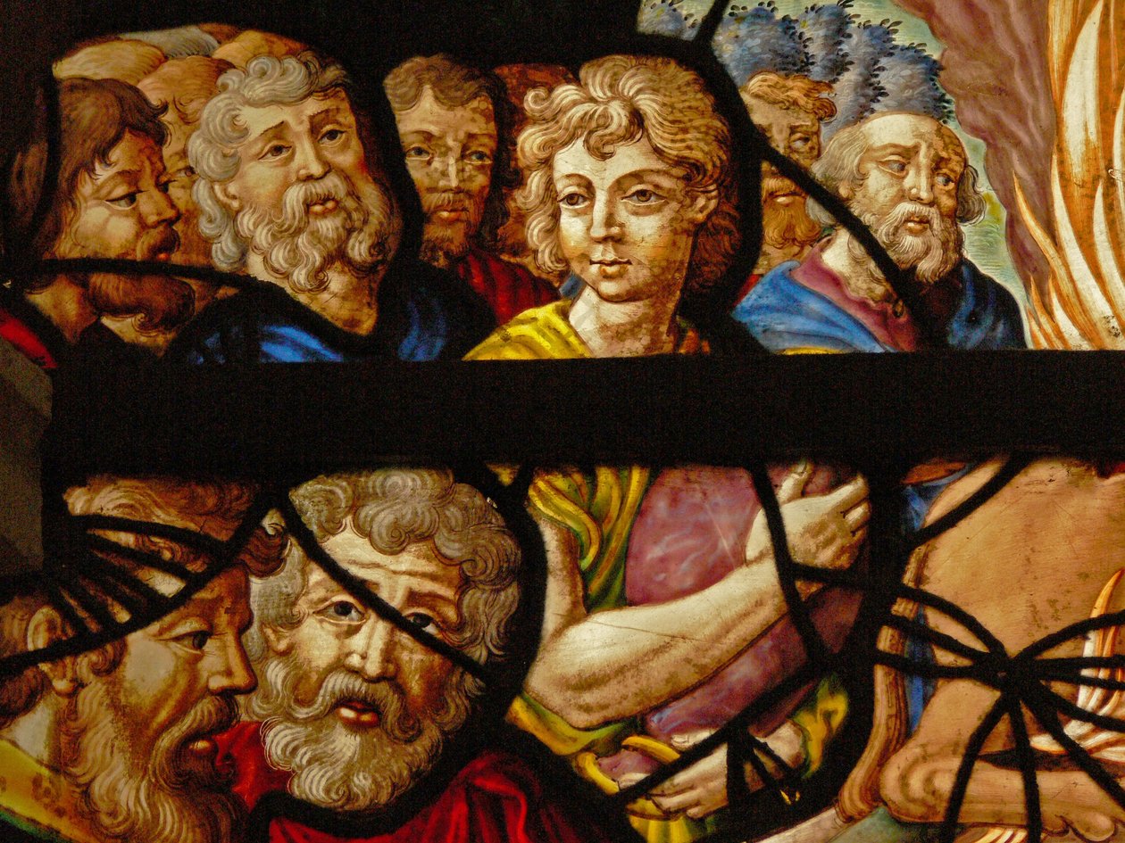 Vindue i Charnier (w.8) der viser en detalje fra Elias