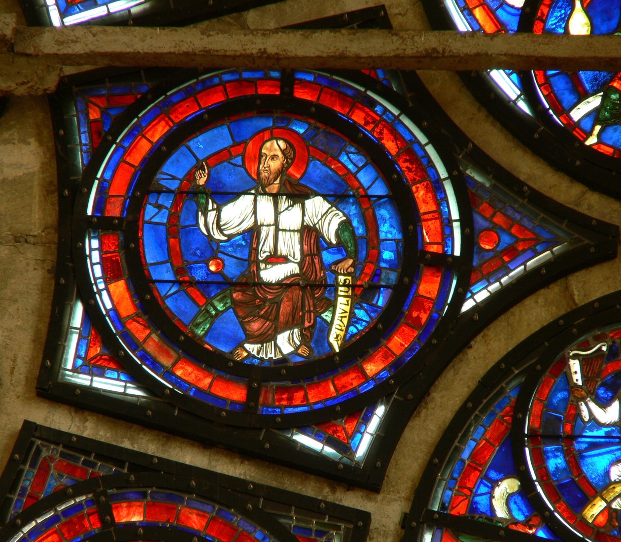 Vindue w100 forestillende St. Paul af French School