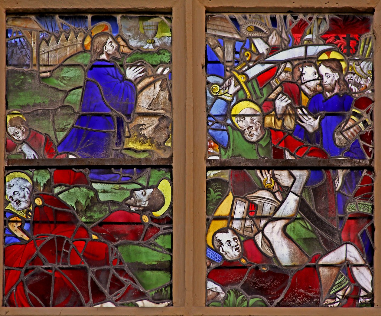 Vindue w107, der viser lidelsen i Getsemane Have; Judas Forræderi; Sankt Peter angriber af French School