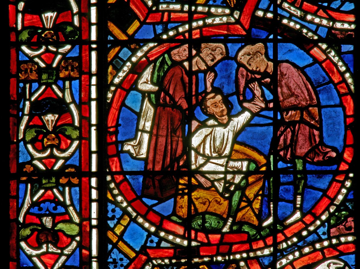 Vinduet w11-R, der forestiller Joseph, er trukket ud af gruben af French School