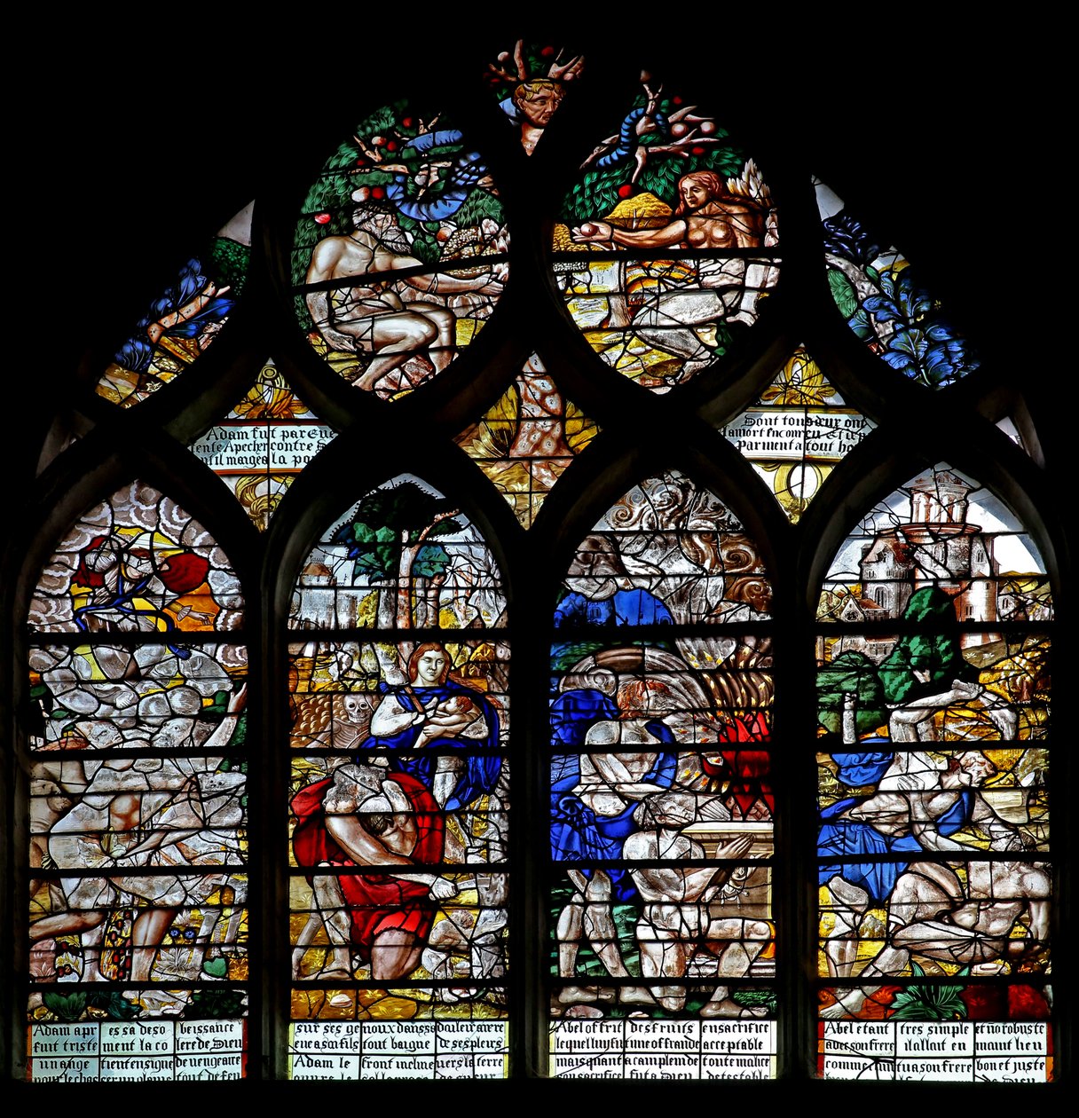 Vindue w122, der viser historierne om Adam & Eva og Kain & Abel af French School