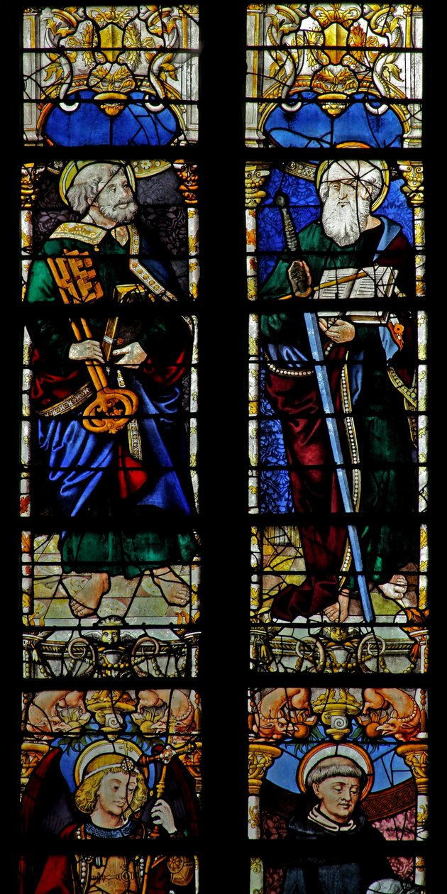 Vindue w1, der forestiller St. Peter og St. Paul af French School