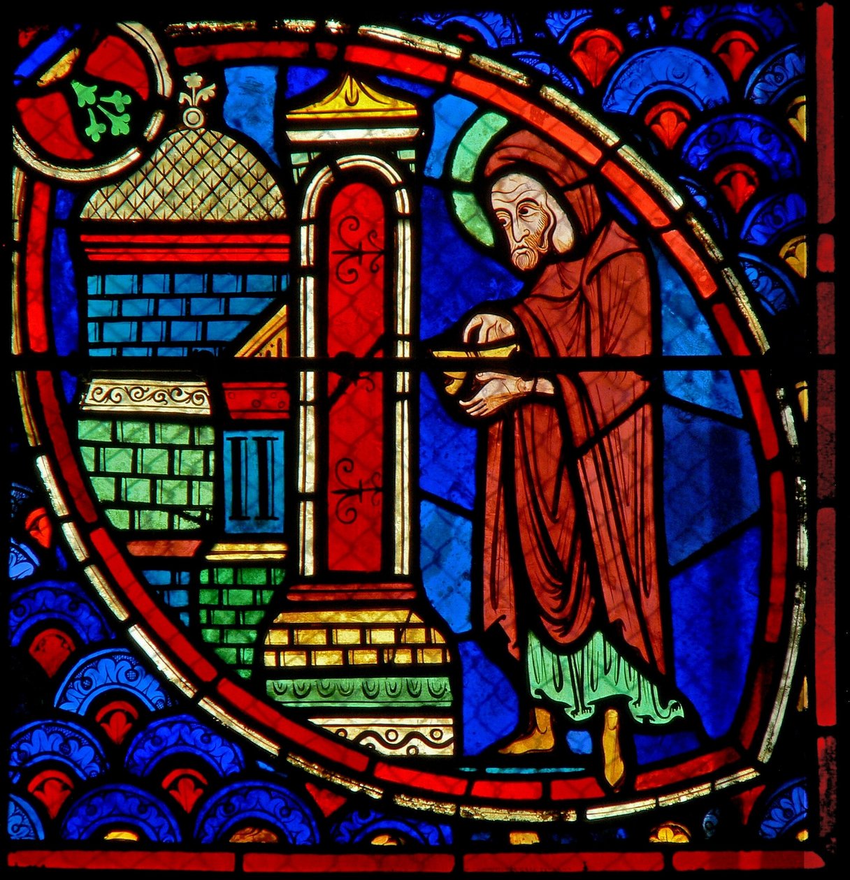 Vindue w20 viser Zacharias, faderen til Johannes Døberen, i templet af French School