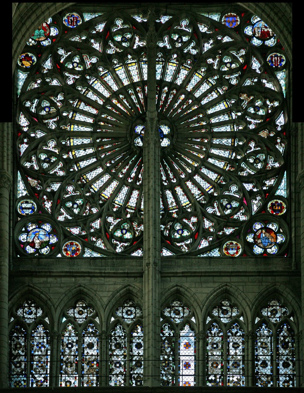 Vindue w219, der forestiller evangelisterne og grisaille (rosavindue - internt) af French School
