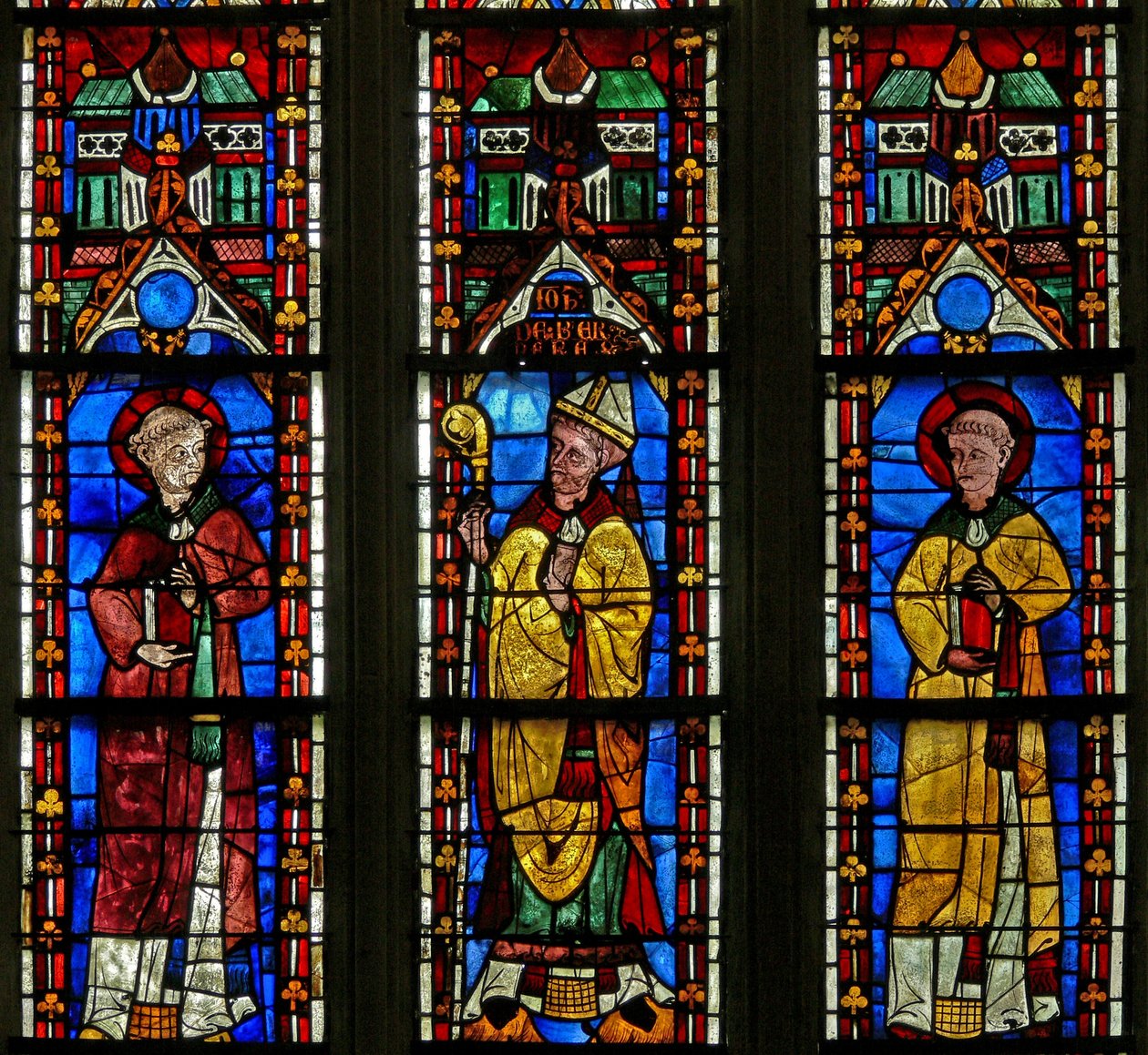 Vindue w21, der viser St. Sylvester med donoren Jean de Bernieres; St Protais af French School