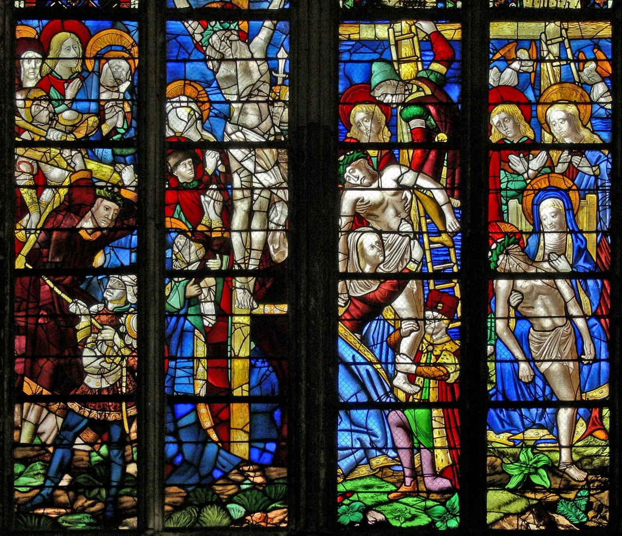 Vindue w51, der viser Via Crucis, korsfæstelsen, aflejringen og Pieta af French School
