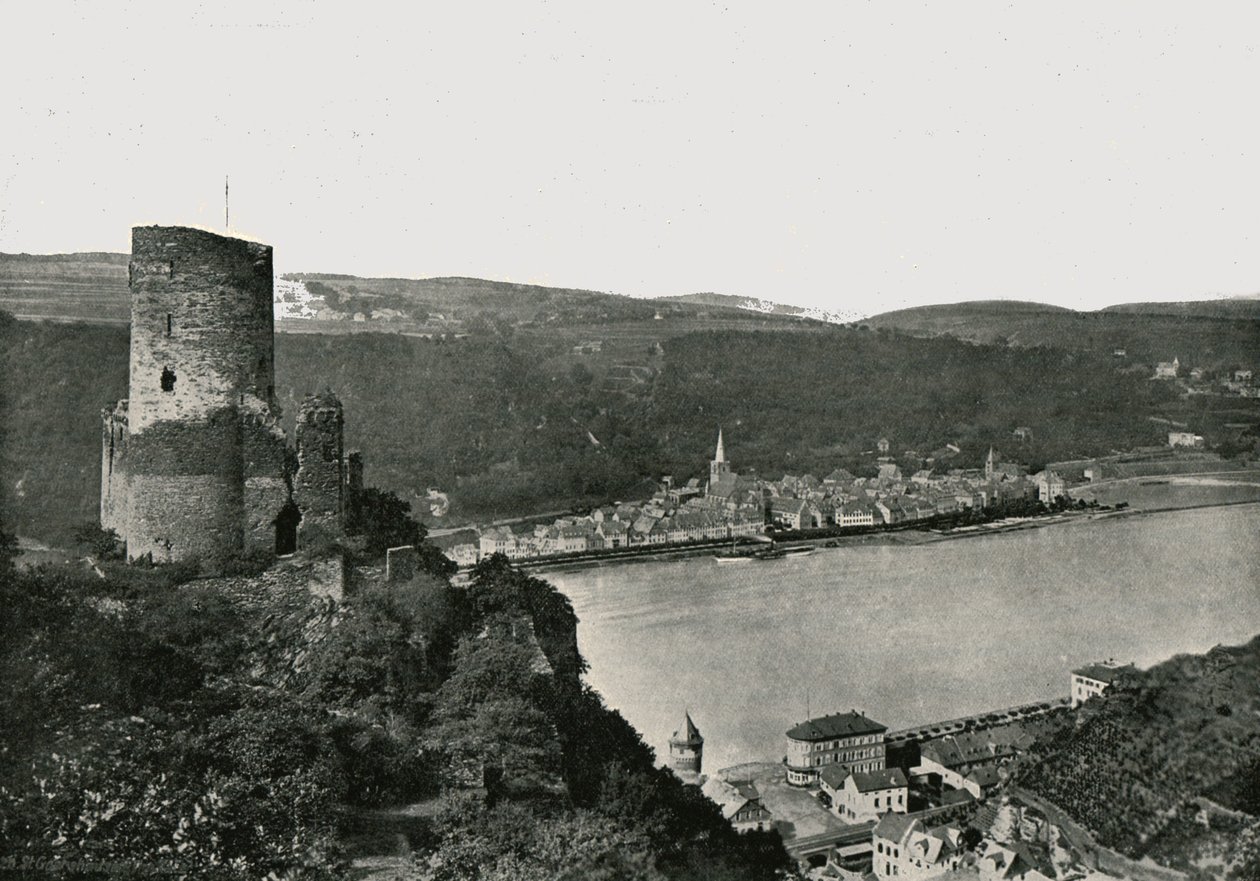 Katz med udsigt over Rhinen, St. Goarshausen, Tyskland, 1895. af Frith and Co