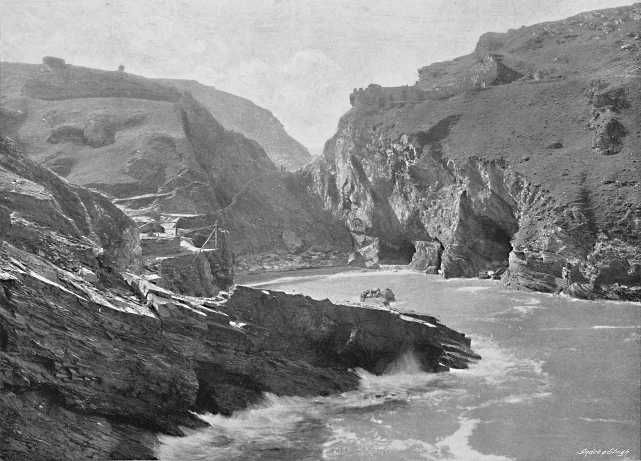 Tintagel Slot, c1896 af Frith and Co