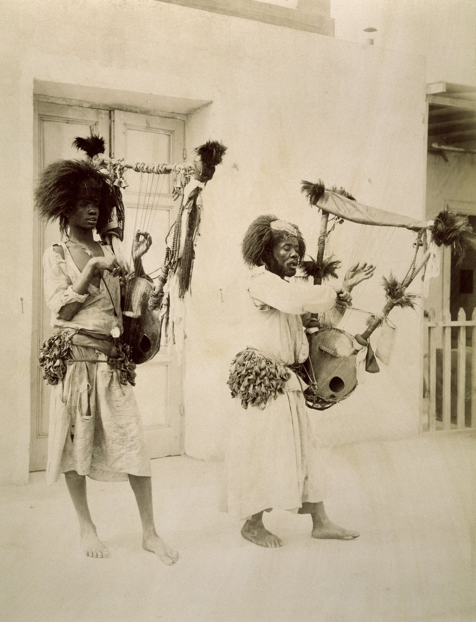 Nubiske musikere (sepia-foto) af G. Lekegian