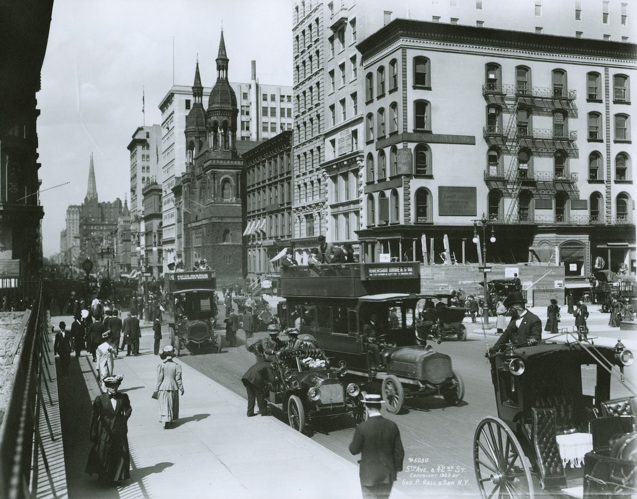 Fifth Avenue, 1909 af G.P. Hall und Sohn