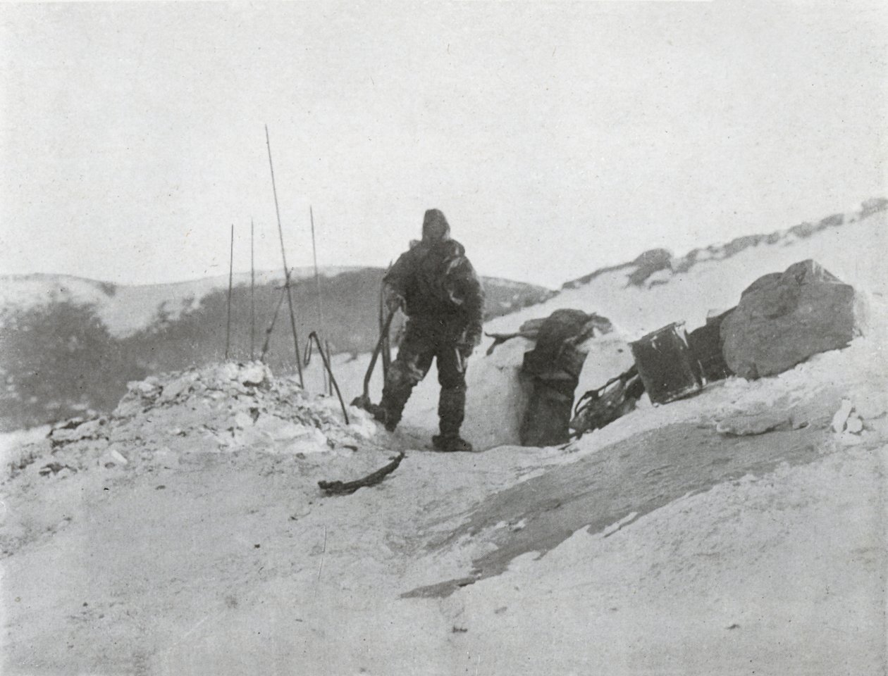Browning at the Igloo Door, 1912, 1913 af G. Murray Levick