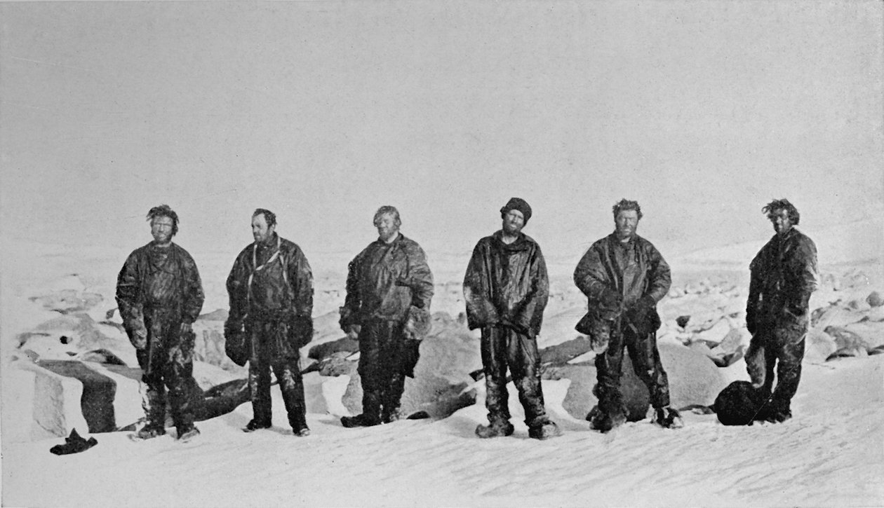 Gruppe efter vinter i Igloo, 1912, 1913 af G. Murray Levick
