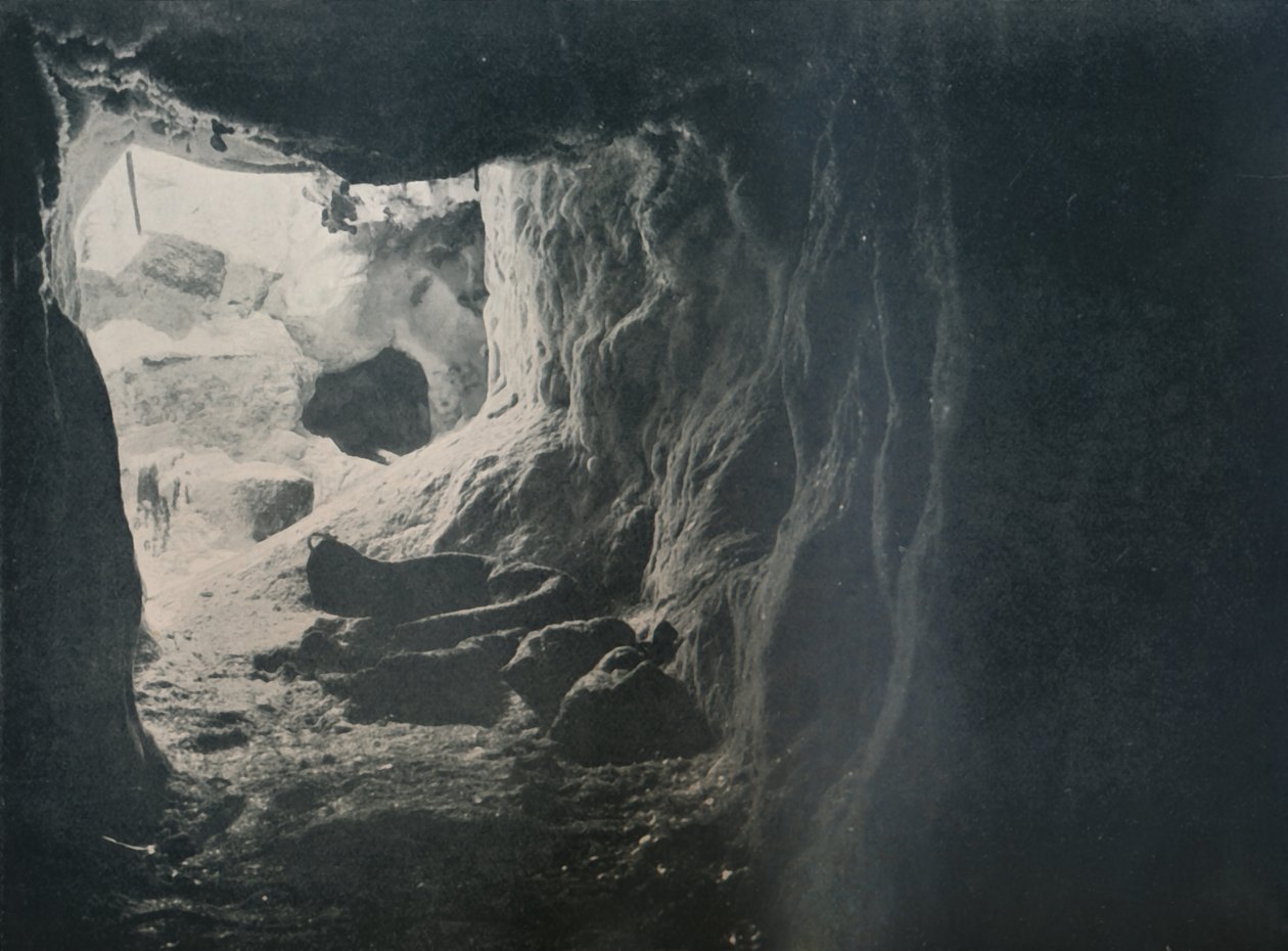 Igloo Passage, 1912, 1913 af G. Murray Levick