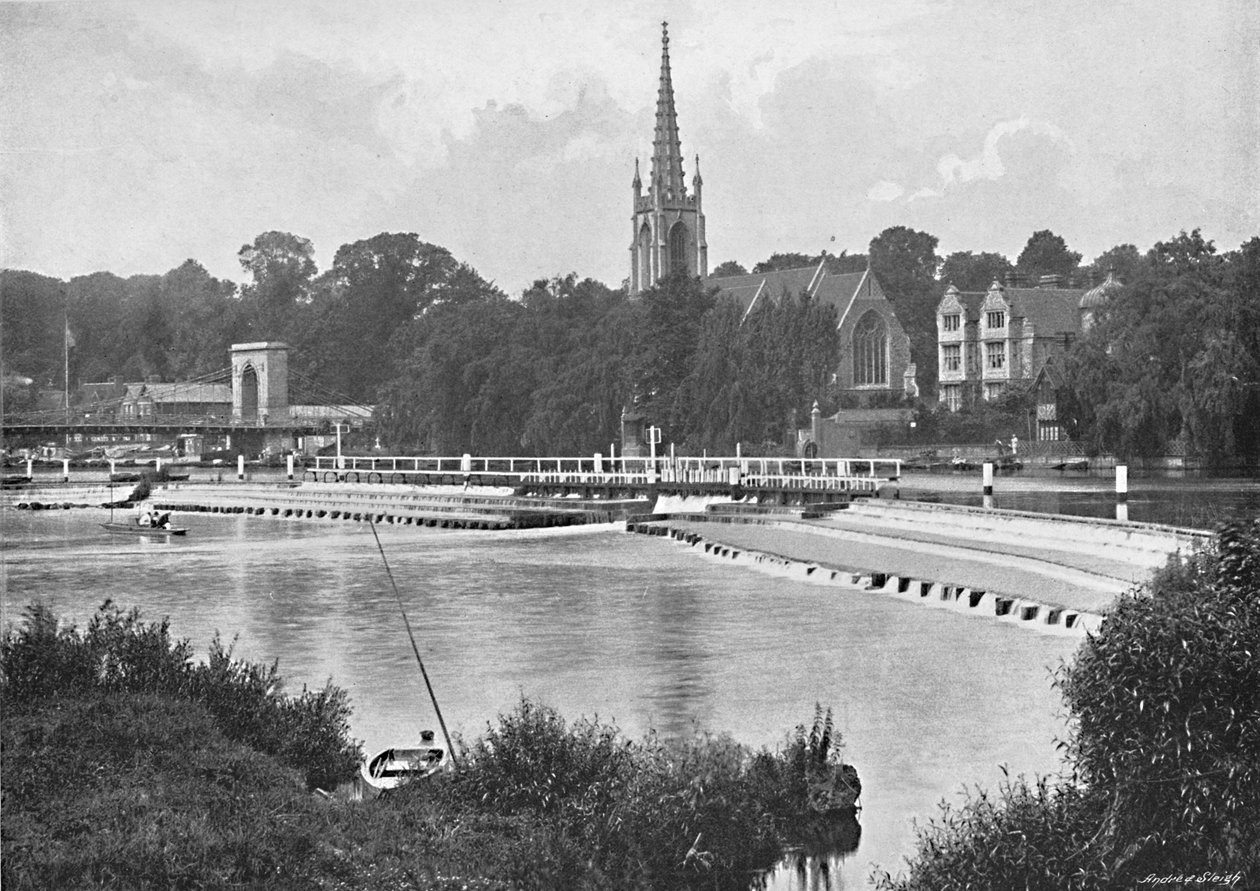 Bridge and Weir ved Great Marlow, c1896 af G. W. Wilson and Company