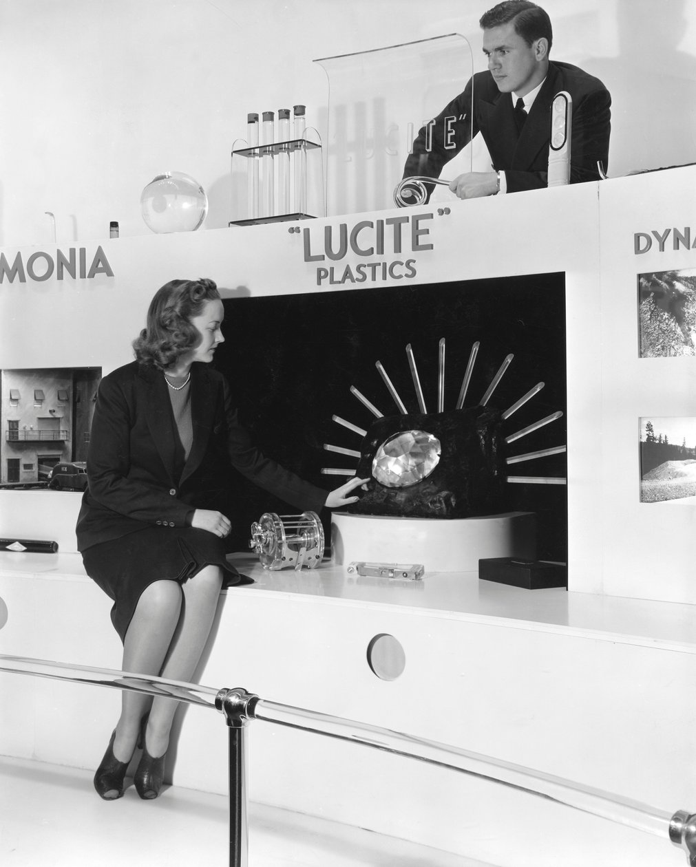 Lucite-demonstration, New York World