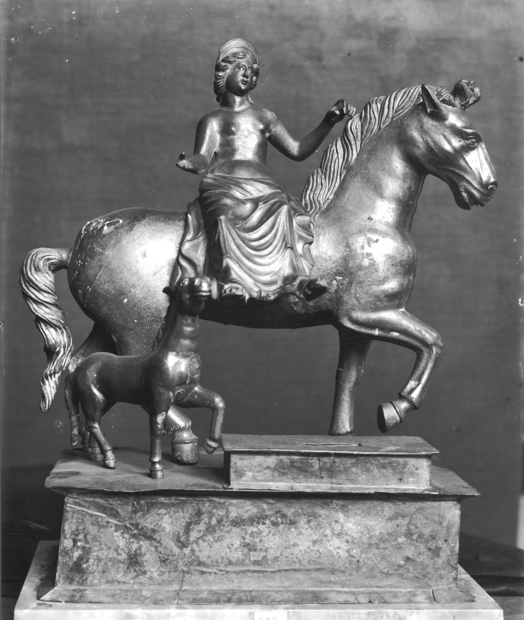 Statuette af Epona, gallisk gudinde, beskytter af heste, ryttere og rejsende, fra La Sarrazine, Jura, ca. 50 f.Kr.-400 e.Kr. (bronze) af Gallo Roman