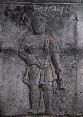 Nautes-søjlens hovedstad forestiller Vulcan med en hammer af Gallo Roman