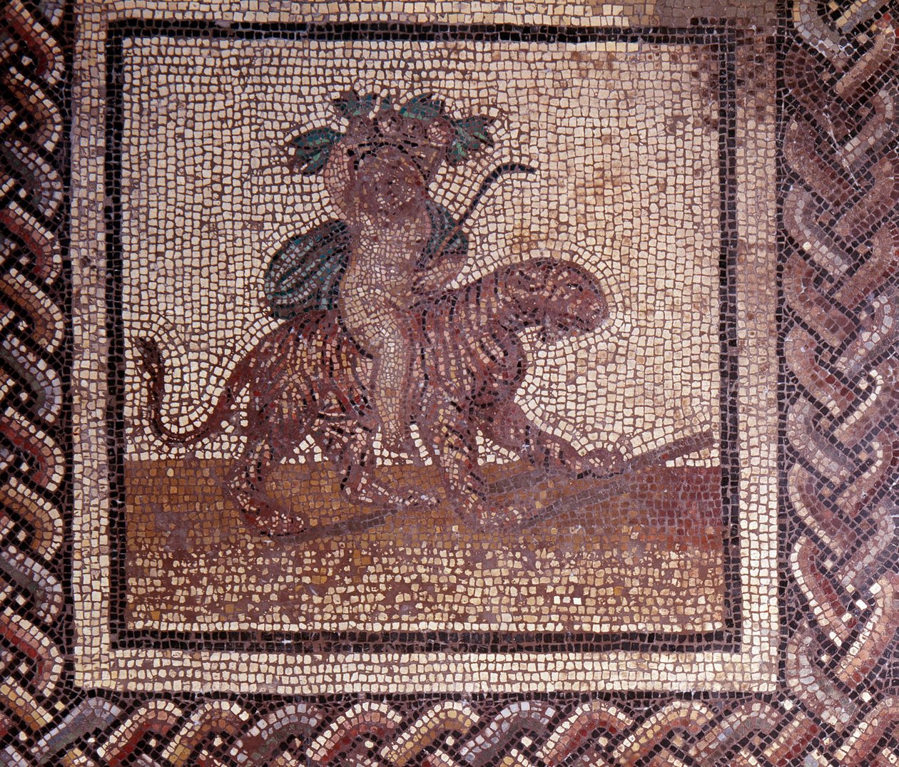 Gallo romersk kunst: mosaikbelægning, der repræsenterer en rustik kalender. Allegori om efteråret, der sidder på en tiger. Slutning 2., begyndelsen af 3. århundrede efter JC. Fra Saint-Romain-en-Gal (Rhône). Saint Germain en Laye, Nationalmuseet for arkæol af Gallo Roman
