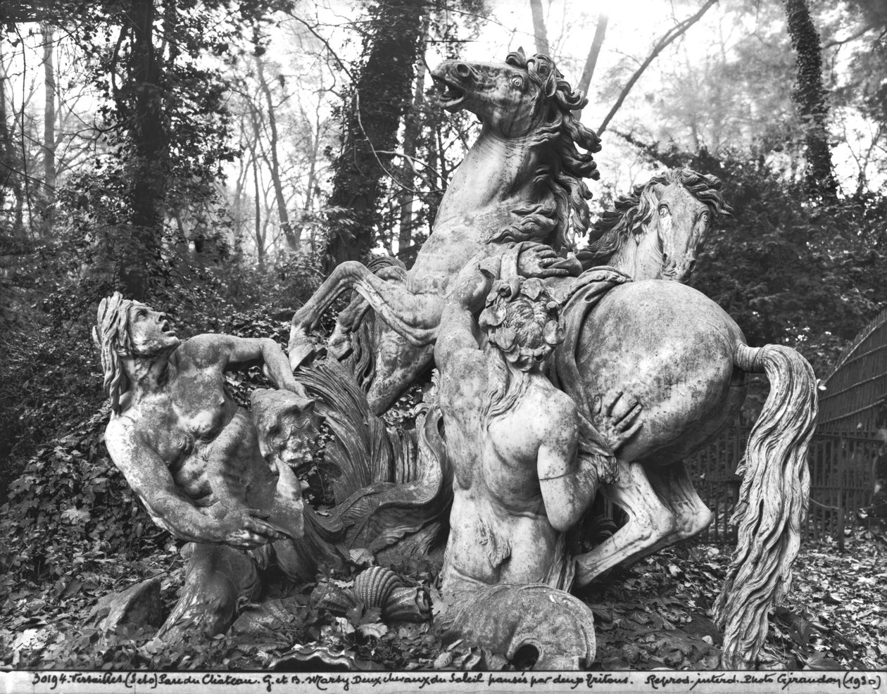 Tritons plejer to solheste i lunden ved Apollons bade, ca. 1667-72 (marmor) af Gaspard and Balthazar Marsy
