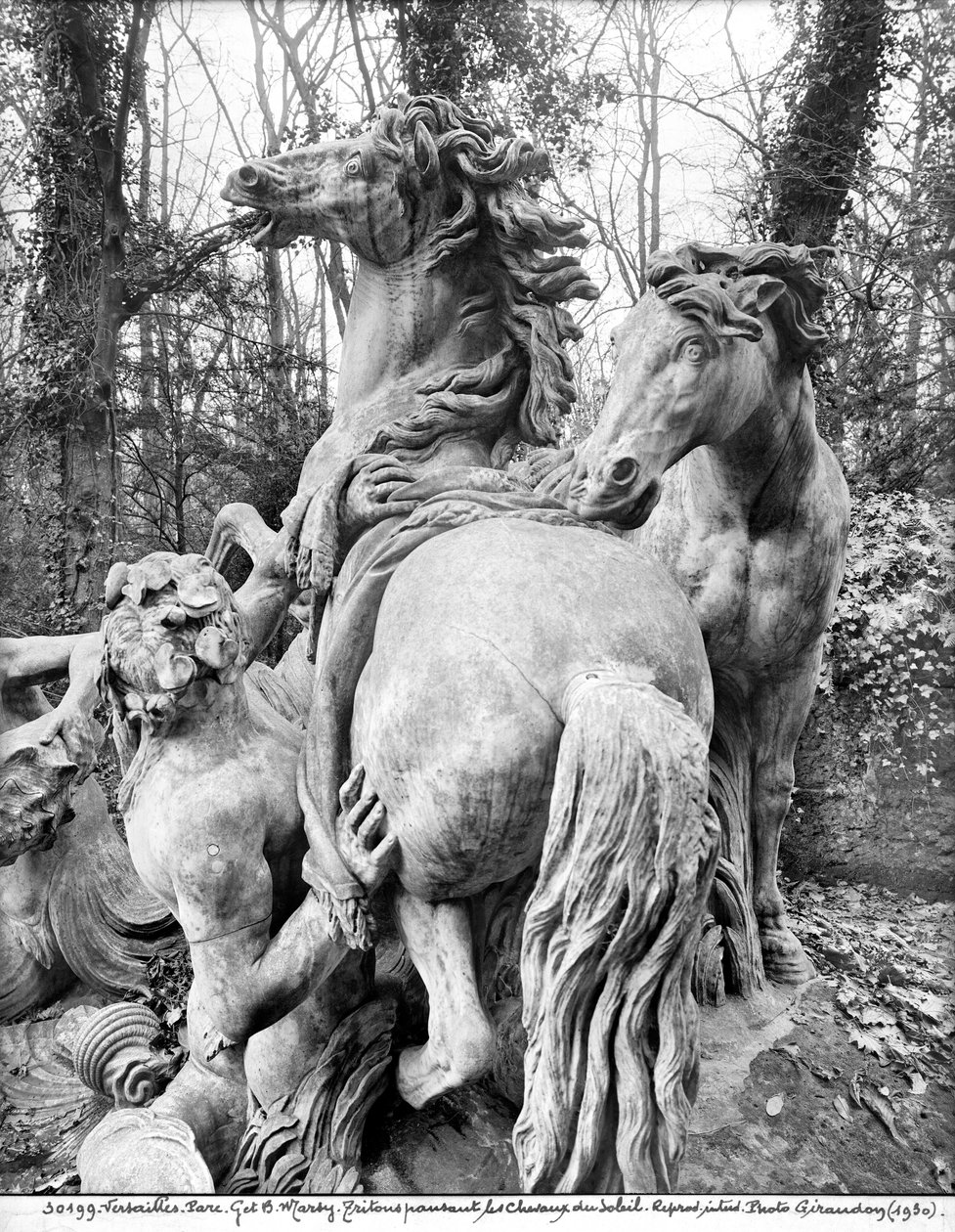 Tritoner, der strigler to solheste i lunden ved Apollos bade, ca.1667-72 (se 242850, 242856 til 242860) (marmor) af Gaspard and Balthazar Marsy