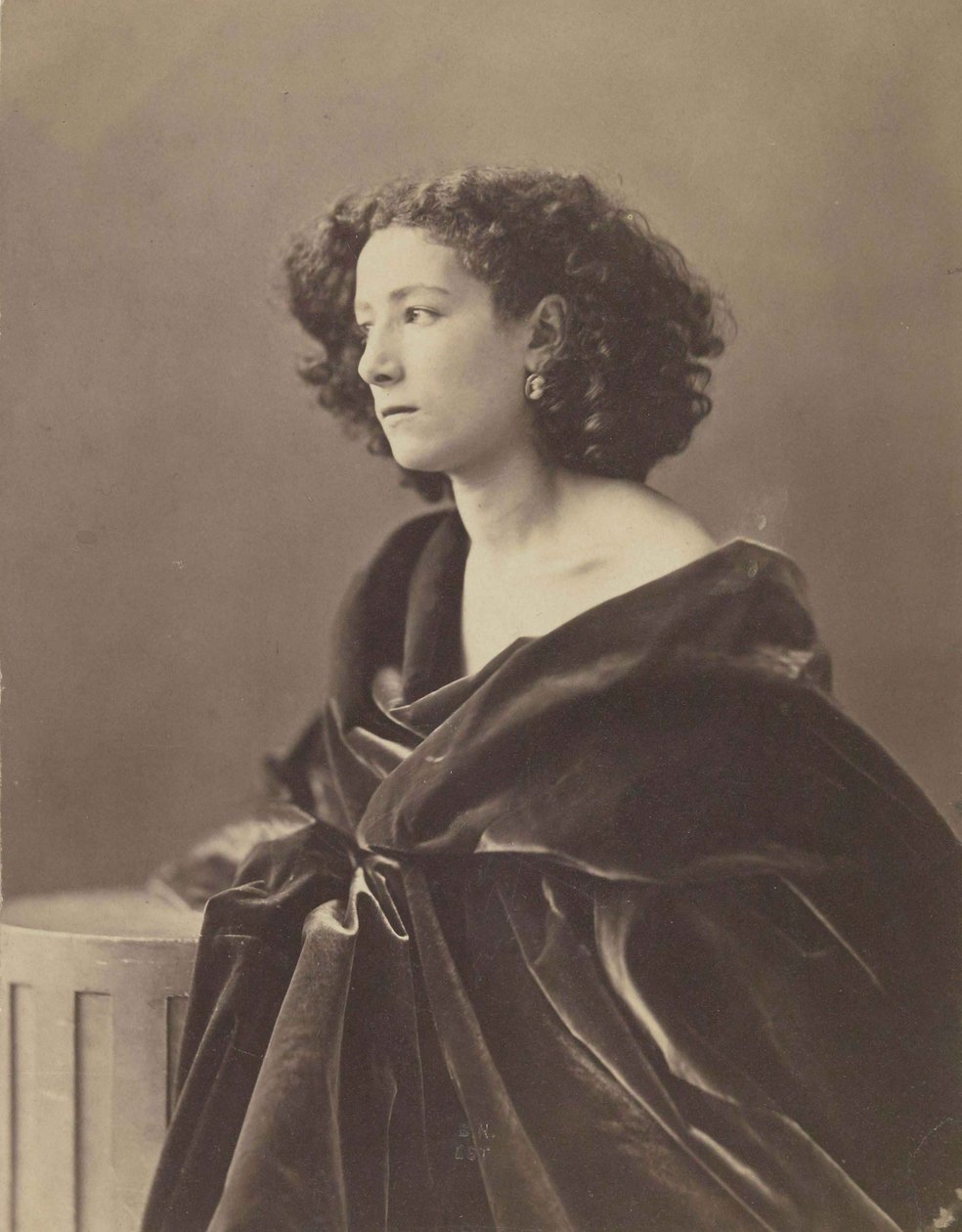 Portræt af Sarah Bernhardt 1844-1923, 1864. af Nadar