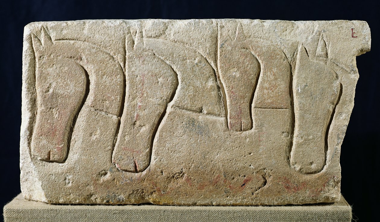 Overligger med et relief med hestehoveder, fra Roqueperteuse, 4.-3. århundrede f.Kr. af Gaulish