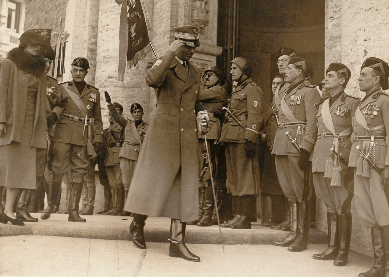 MVSN Album - Blackshirts: Prinserne af Piemonte besøger de lemlæstedes moderhus i Rom, 021938 af Genovesi Genovesi