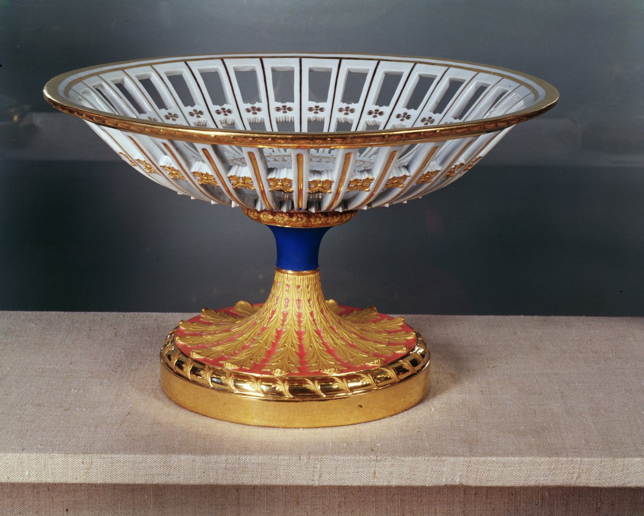 Meissen comport, 1818 (porcelæn) af Georg Friedrich Kersting